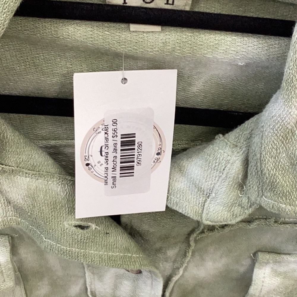 Brand New womens button up top/light shacket - Picture 3 of 5